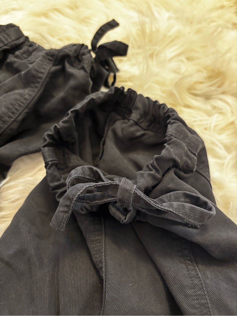 Vuori Coastline Joggers in Washed Black size XS - Picture 7 of 10